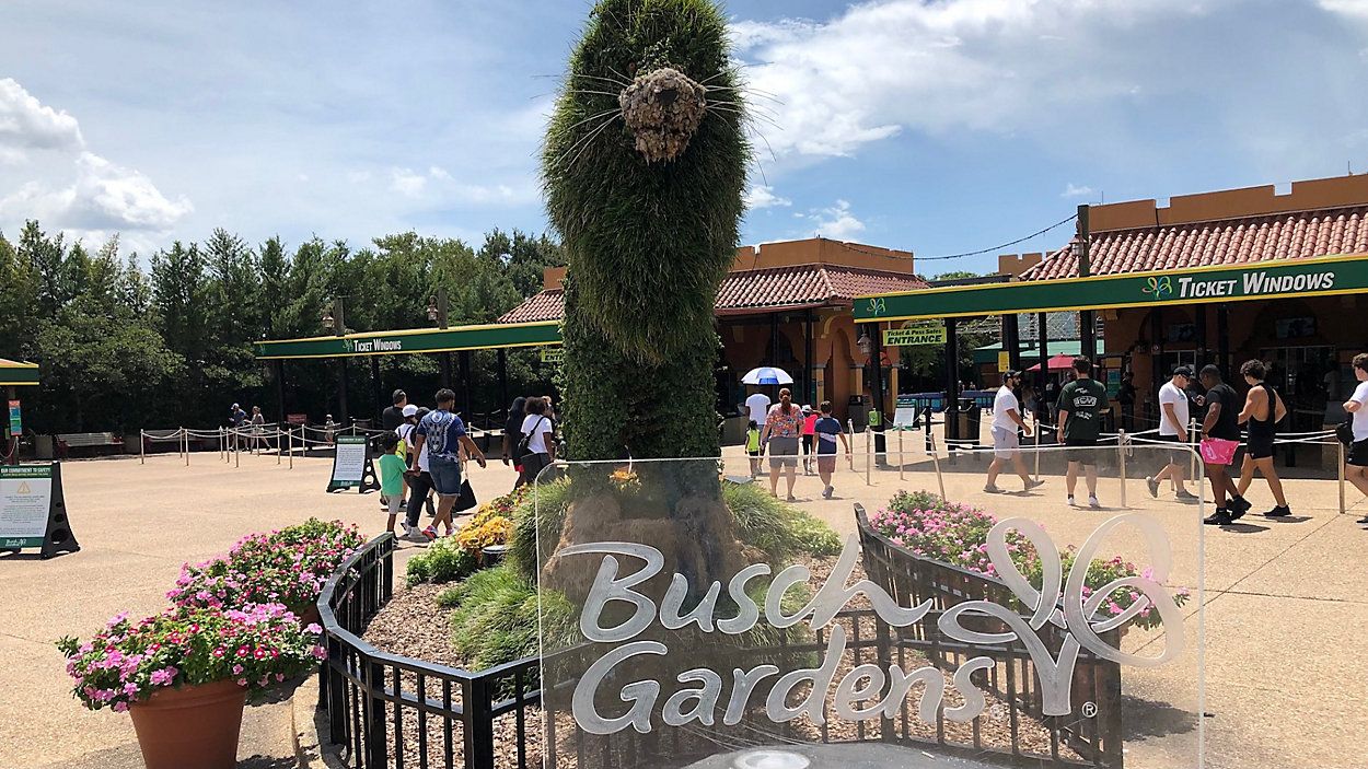 Busch Gardens entrance (File)