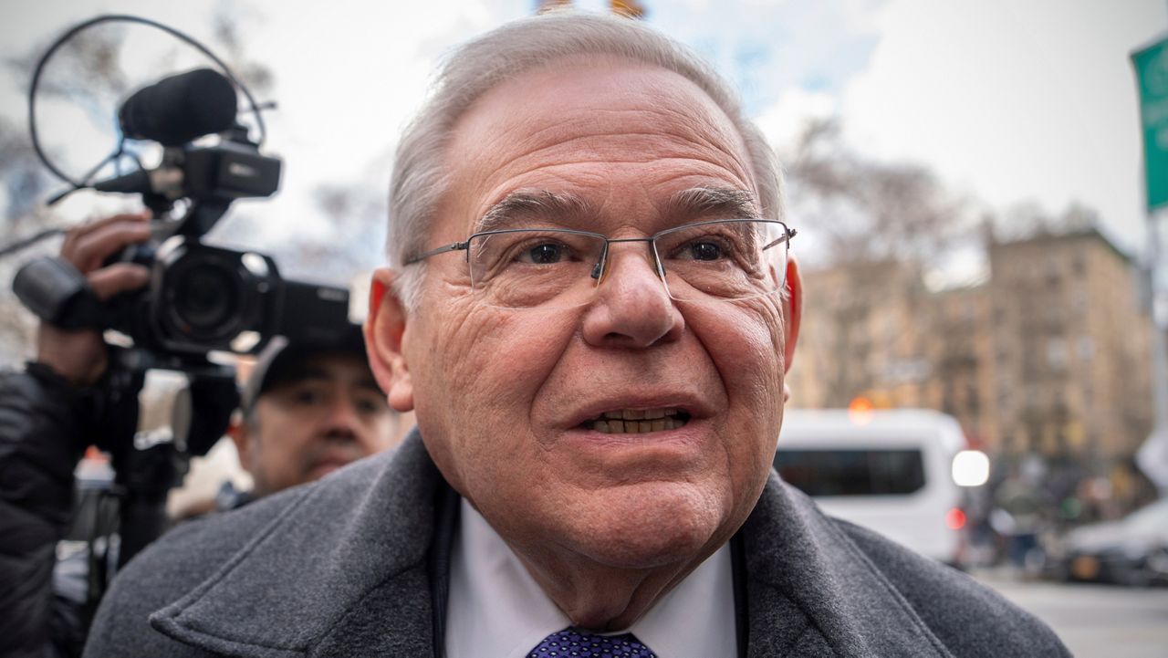 Former Sen. Bob Menendez, D-N.J., arrives to federal court , Wednesday, Jan. 29, 2025, in New York. (AP Photo/Julia Demaree Nikhinson)