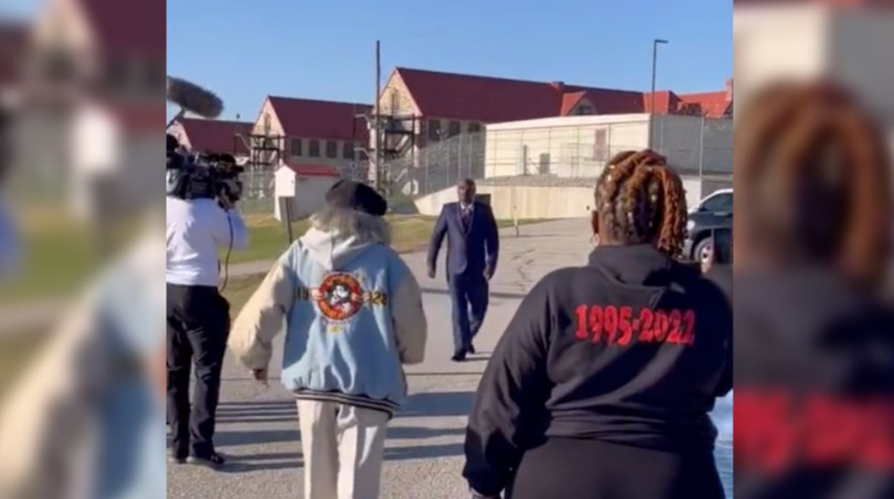 Bobby Bostic walks out of a state prison after serving 27 years of a 241 life sentence. (Courtesy/ ACLU of Missouri, Twitter)