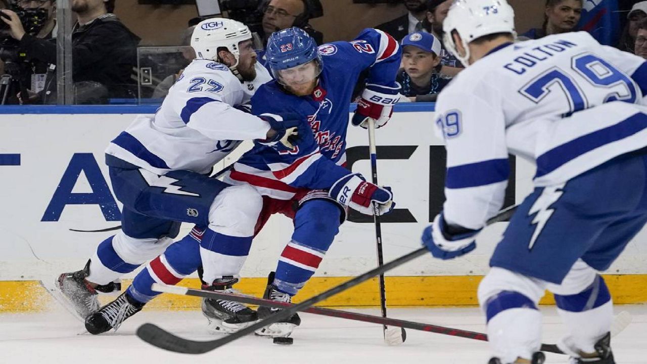 Rangers down Lightning 3-2 in Game 2 for 2-0 series lead