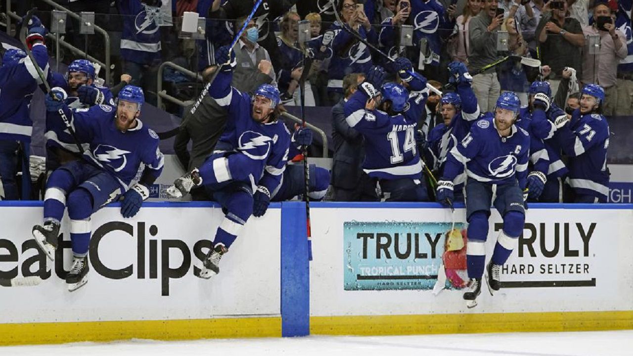 NHL playoffs: Lightning beat Islanders 1-0 in Game 7, advance to