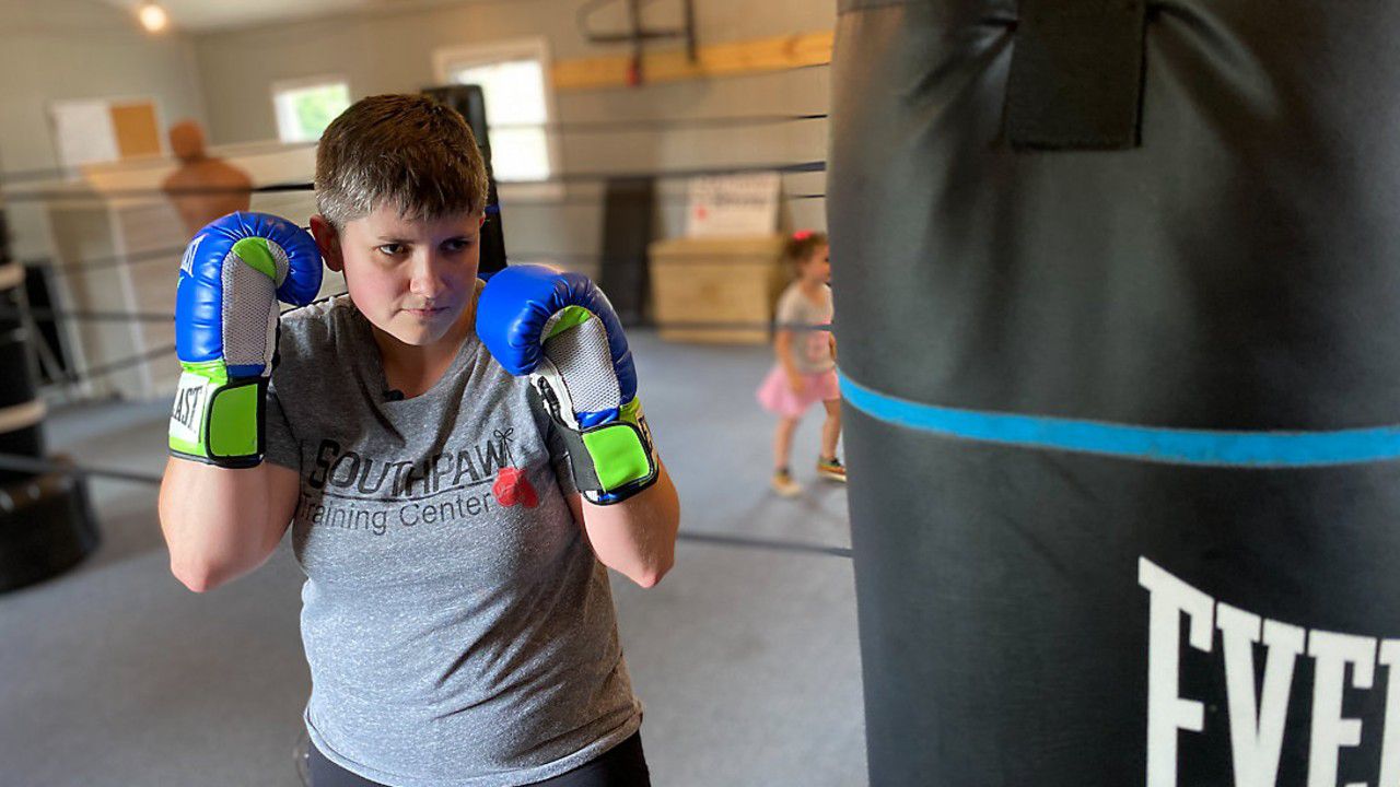 Woman says boxing helped her lose 140 lbs