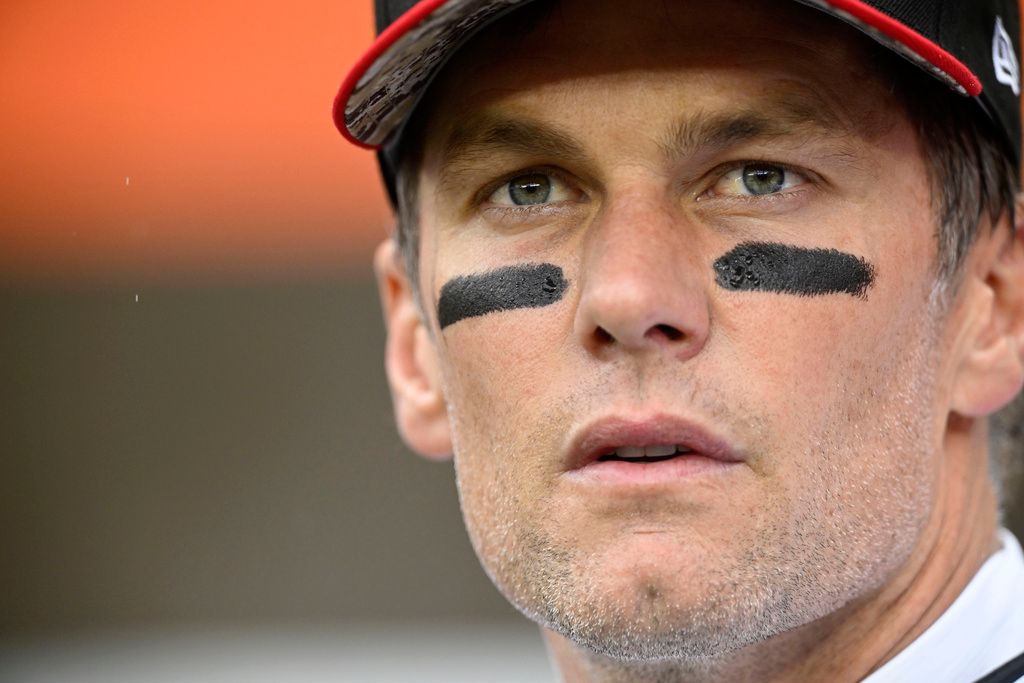 Tom Brady agrees to extension with Tampa Bay Buccaneers through