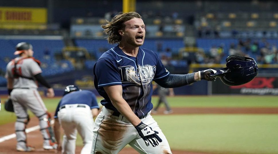 Phillips races for inside-the-park HR, Rays rout O's 9-2