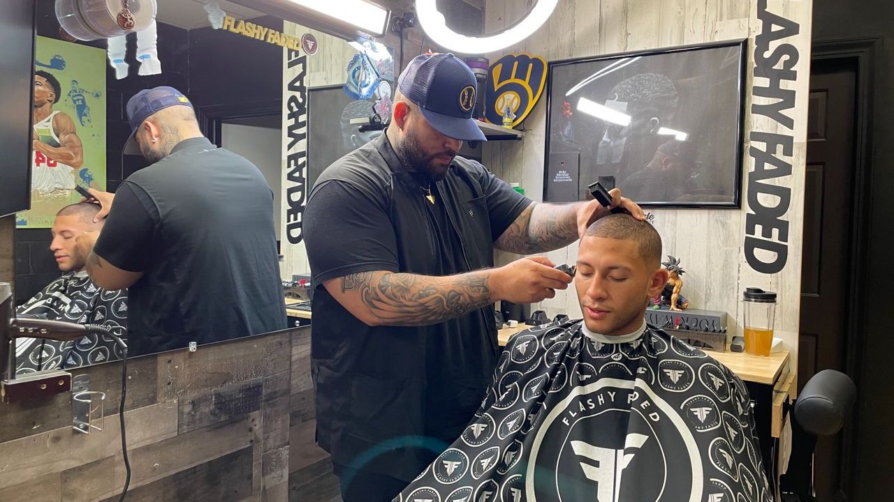 Mexican-American from Milwaukee becomes Brewers barber