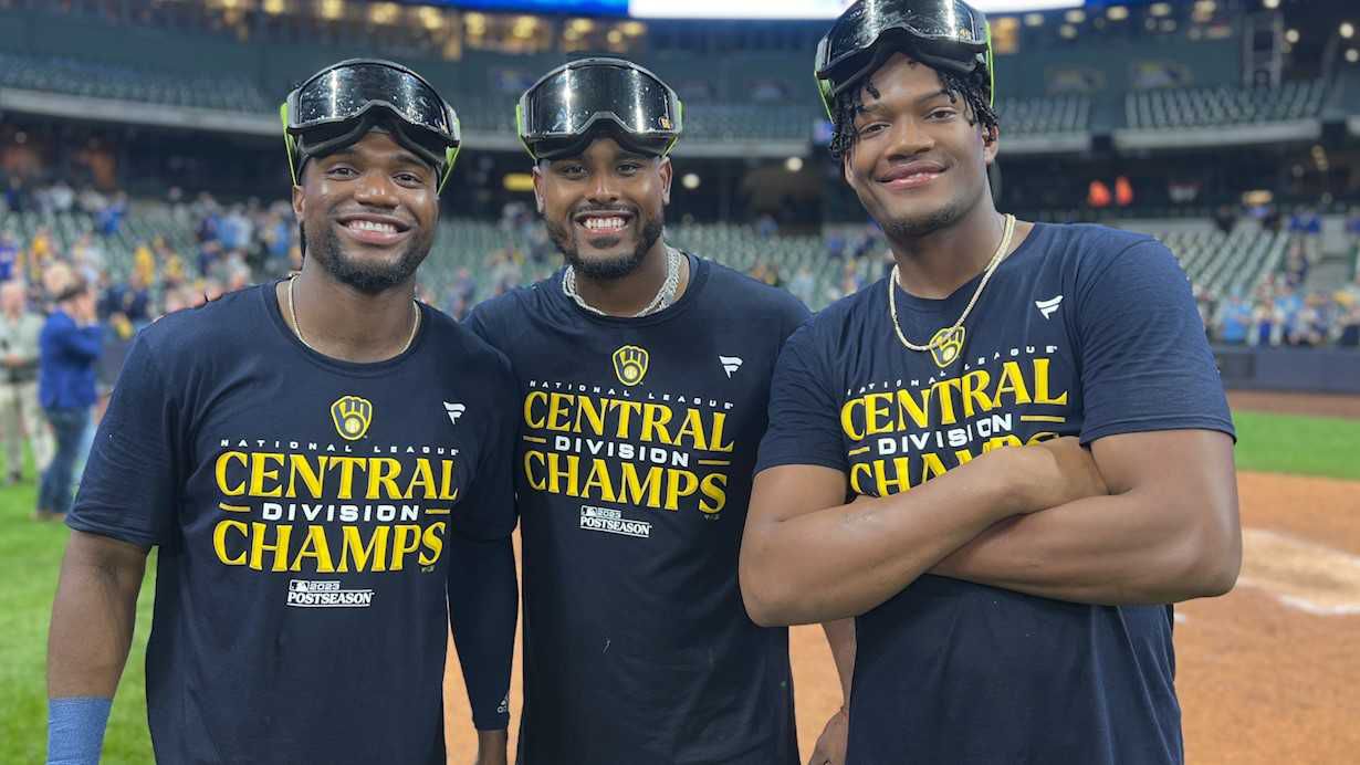 Brewers clinch NL Central championship at American Family Field