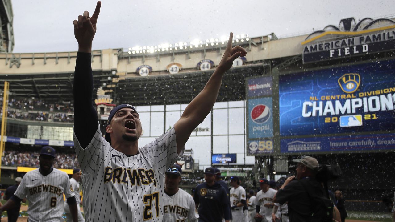 No surprise: Brewers choose Peralta to face Braves' Anderson