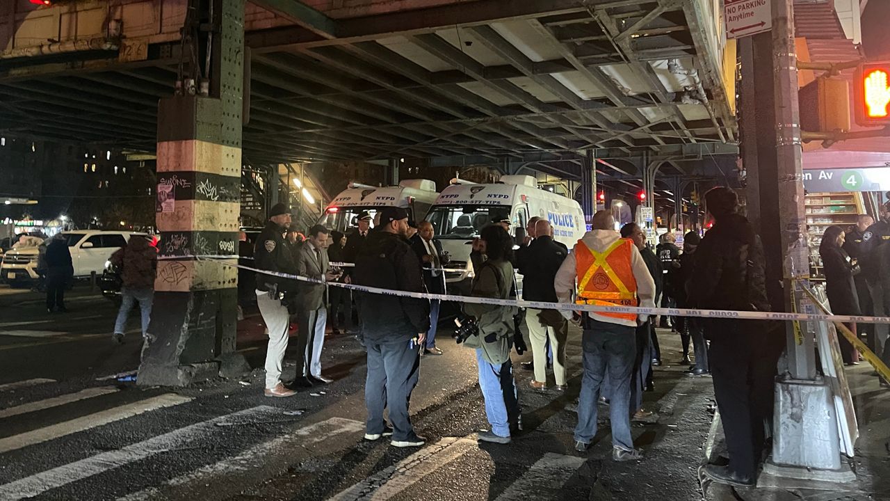 警方称，纽约布朗克斯地铁站发生枪击事件，造成1人死亡，5人受伤