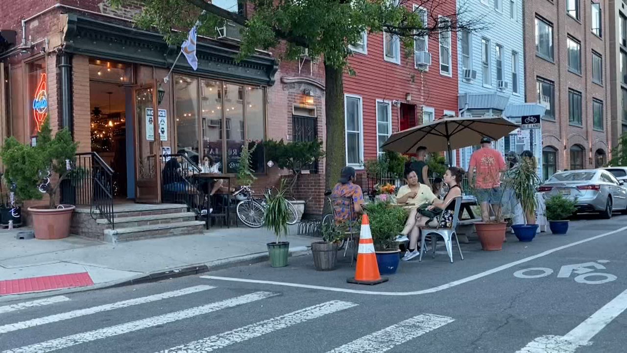 City Restaurant Owners Can Apply for Expanded Outdoor Dining