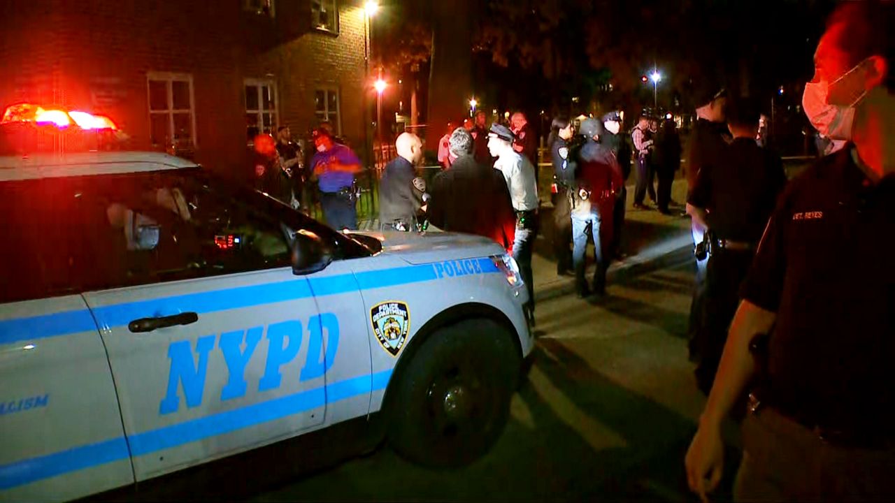 Nypd Police Fatally Shoot Suspect Who Shot Man 7975