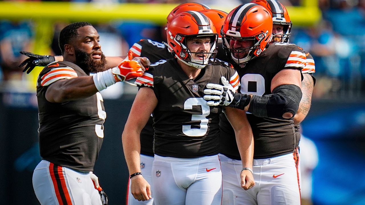 Browns win season opener for 1st time since 2004, beat Mayfield