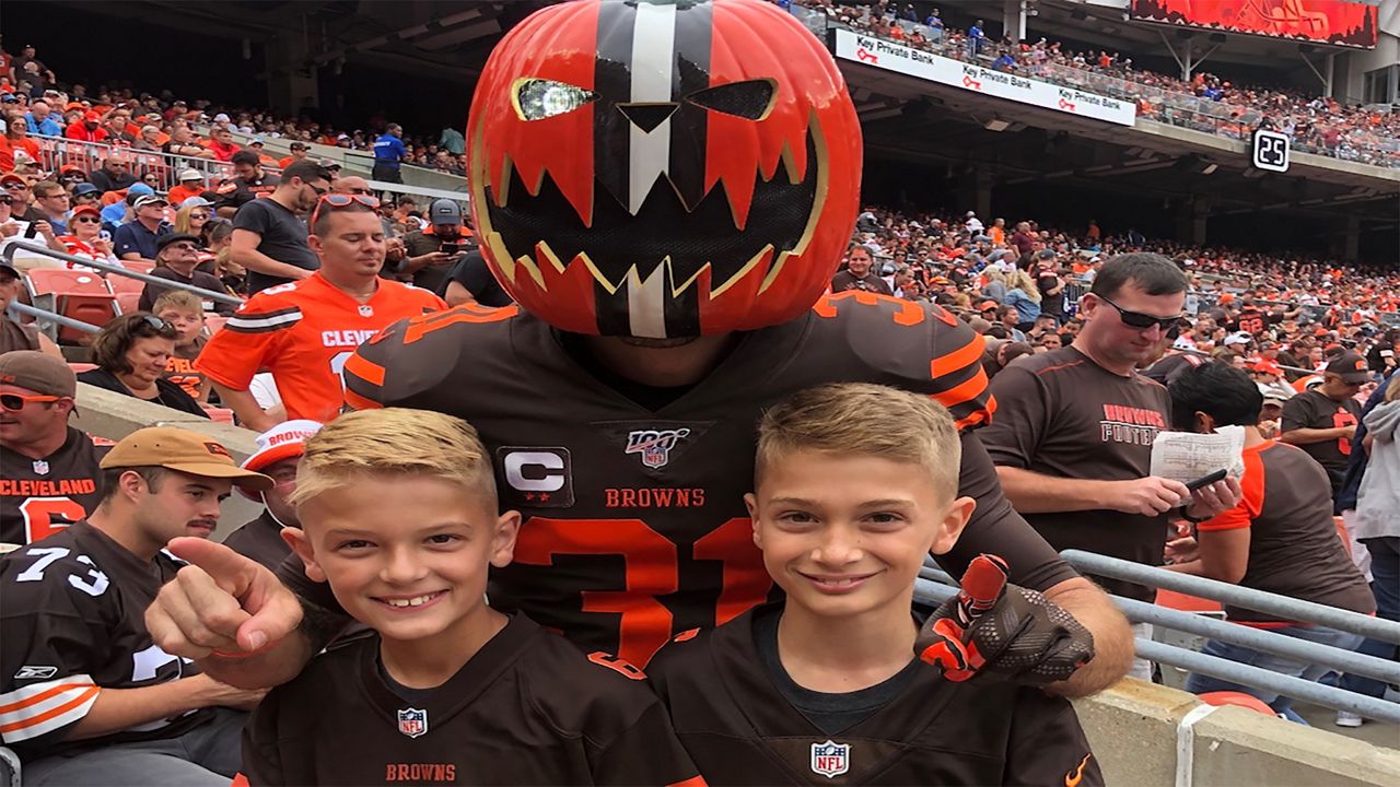 CLEVELAND, OH - OCTOBER 16: Cleveland Browns superfan Pumpkinhead