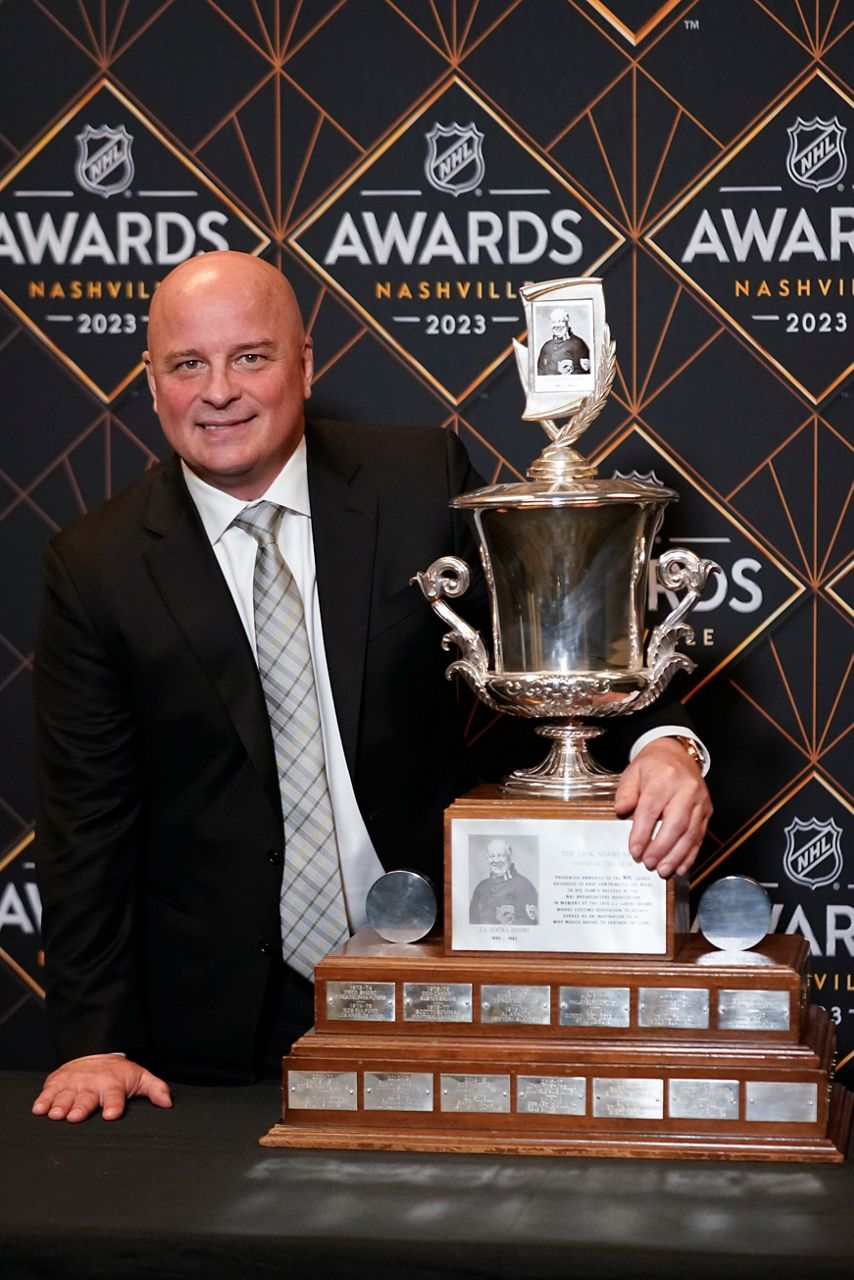 Lightning's Steven Stamkos wins Mark Messier NHL Leadership Award