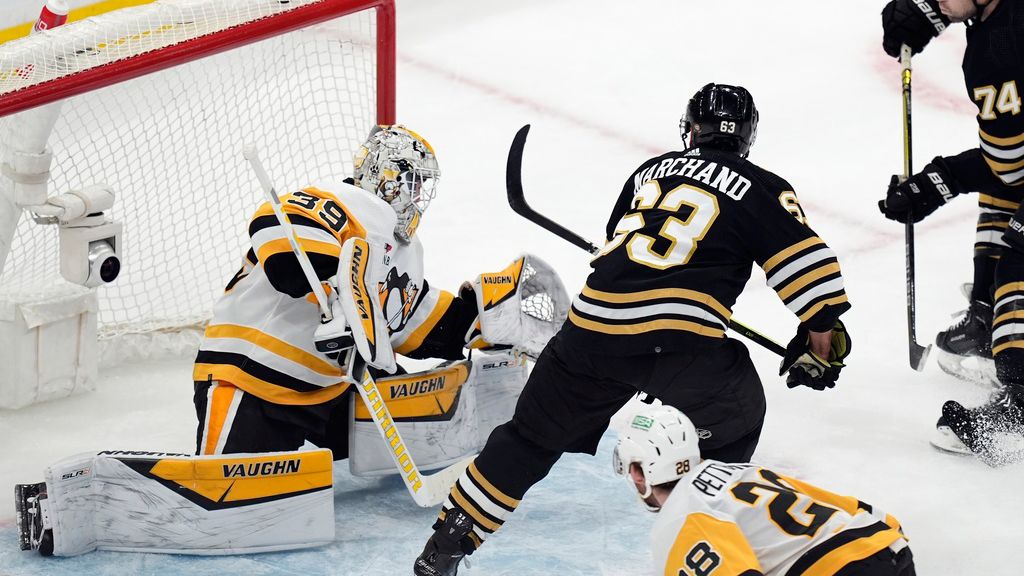 Bruins beat fading Penguins 5 1