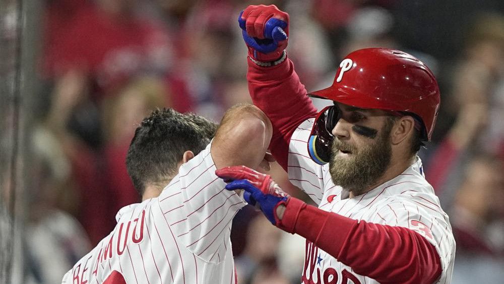 Harper, Phillies tie World Series mark with 5 HR, top Astros