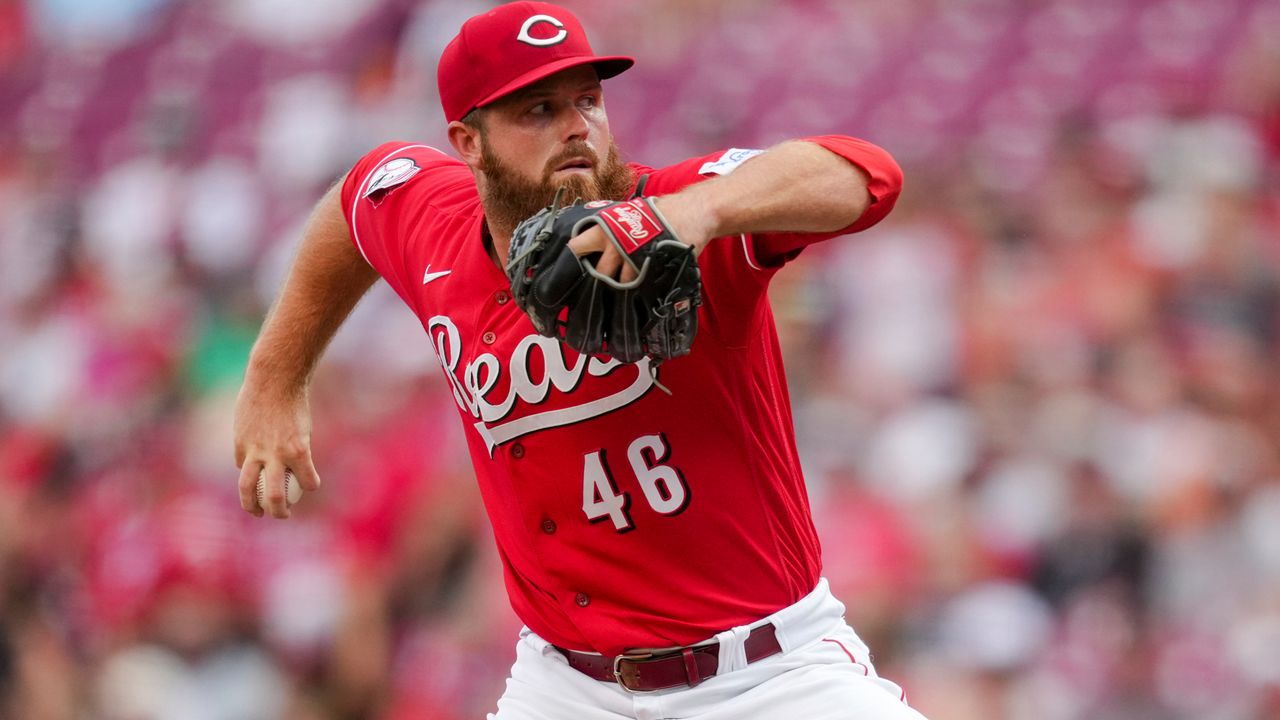 Cincinnati Reds' Buck Farmer throws during a baseball game against the Seattle Mariners in Cincinnati, Sept. 4, 2023. 