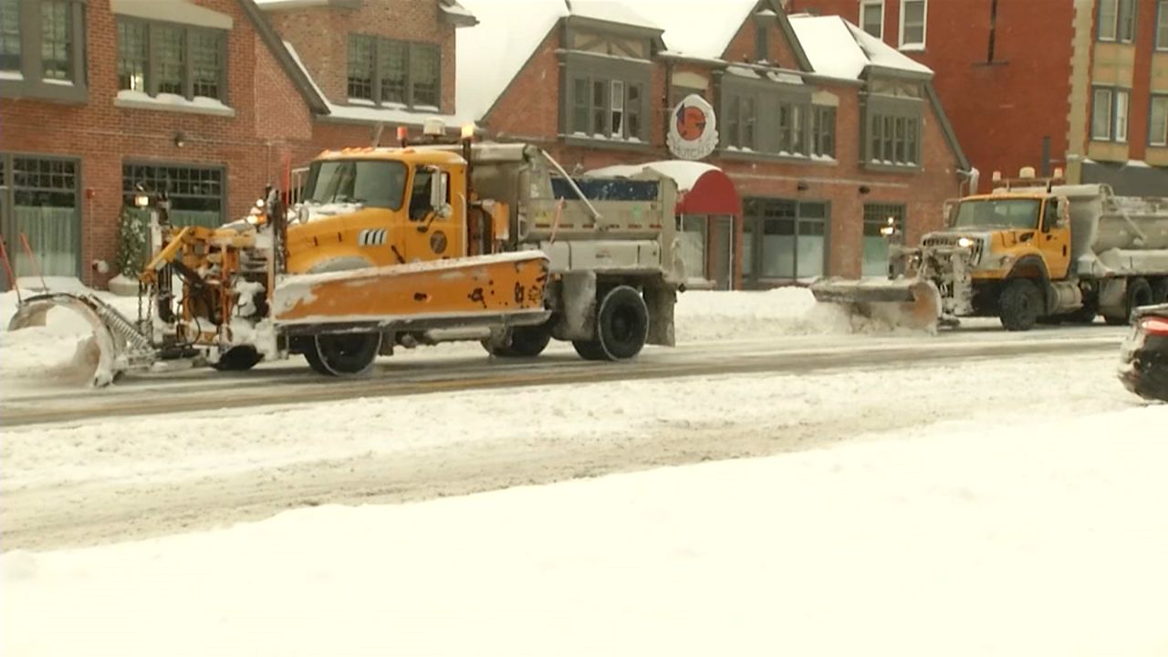 Watch Buffalo Bills Dig Cars Out of Snow After Storm Delays Return