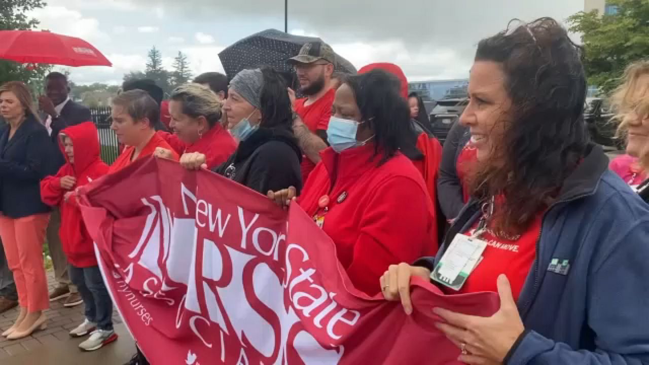 Workers rally outside ECMC amid NYSNA contract negotiations