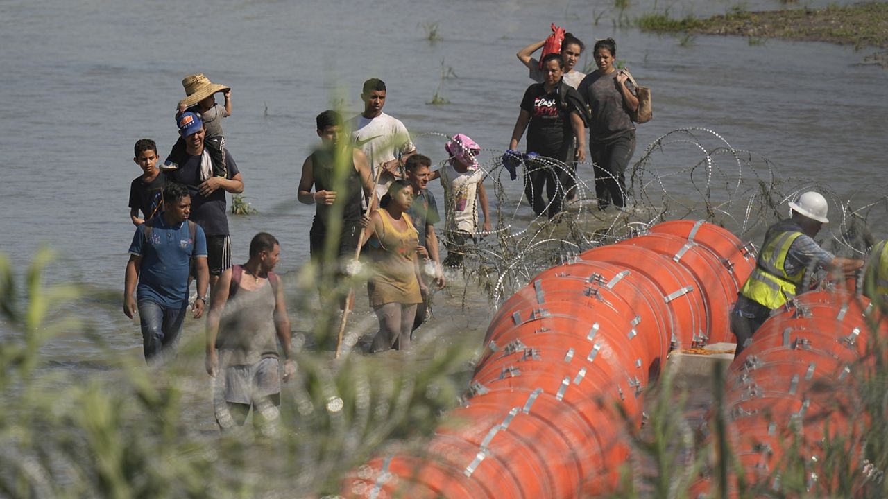 Texas argues shallow river makes buoys legal