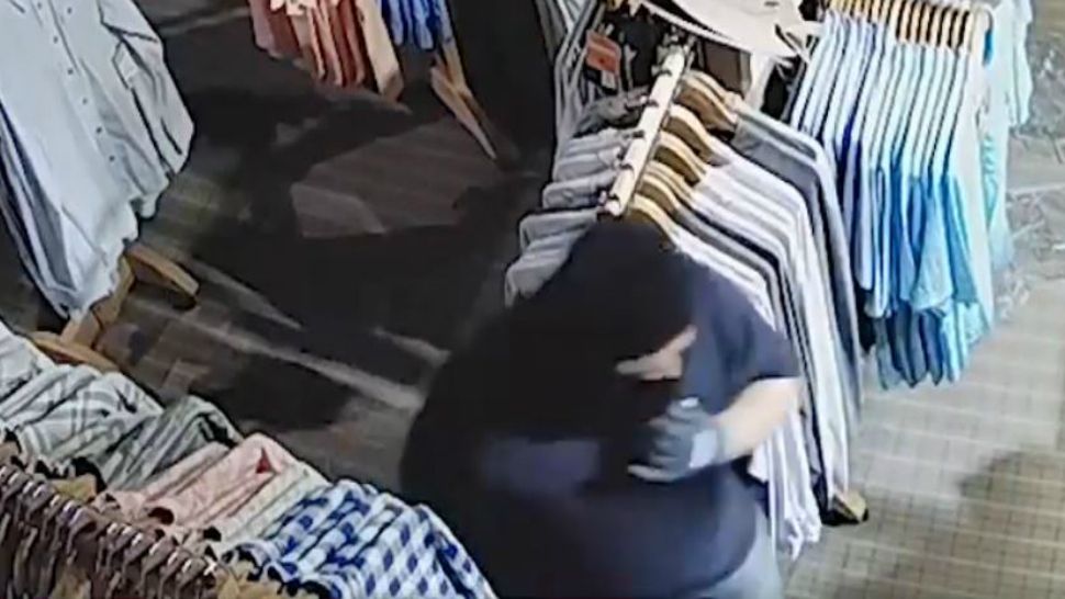 Surveillance still of a man responsible for burglarizing a clothing store in New Braunfels, Texas, on May 30, 2018. (New Braunfels Police Dept.)