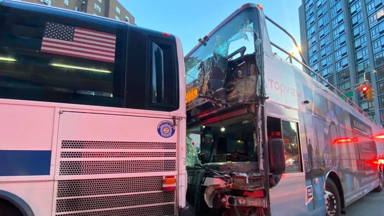18 sent to hospital after Manhattan bus crash, FDNY says