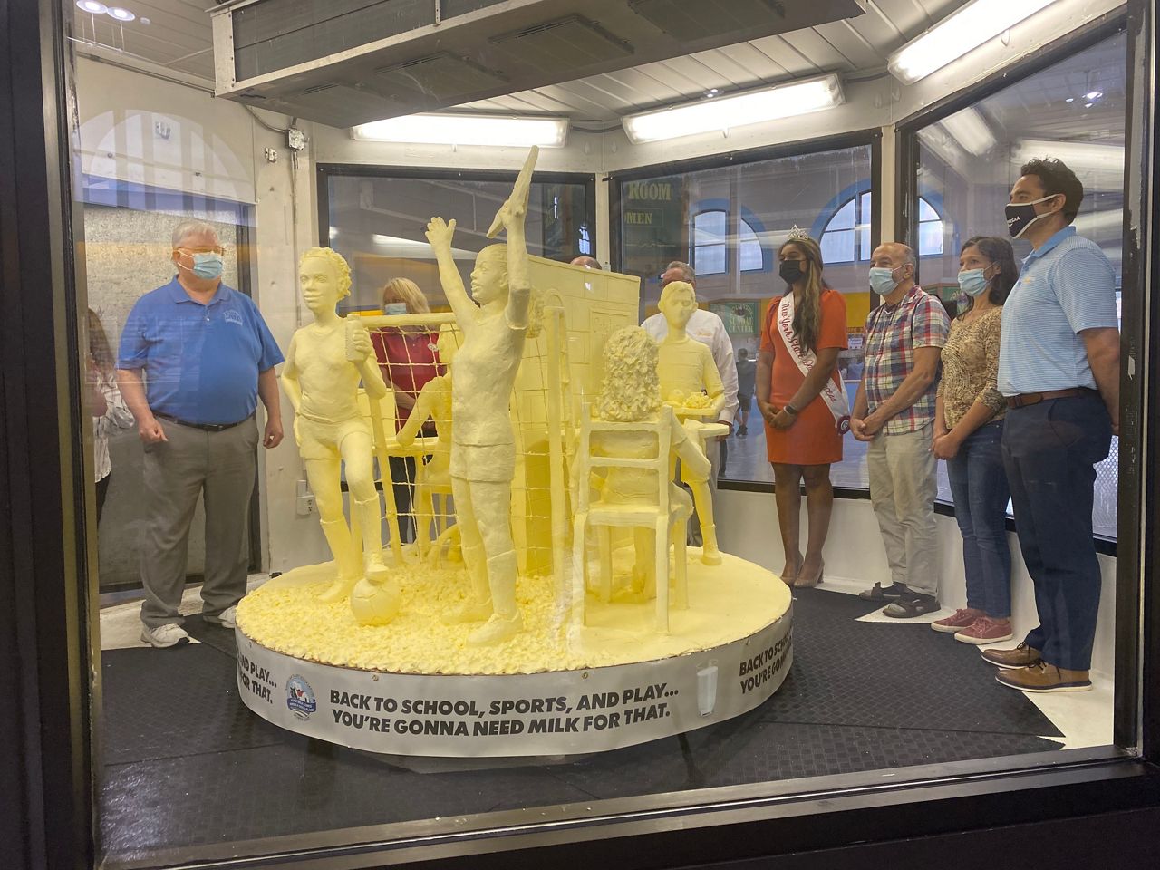 Butter Sculpture Begins In Syracuse