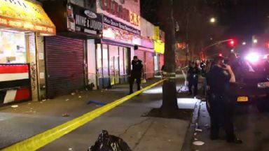 Mortal tiroteo en El Bronx dejó a un hombre muerto y a un adolescente herido de gravedad