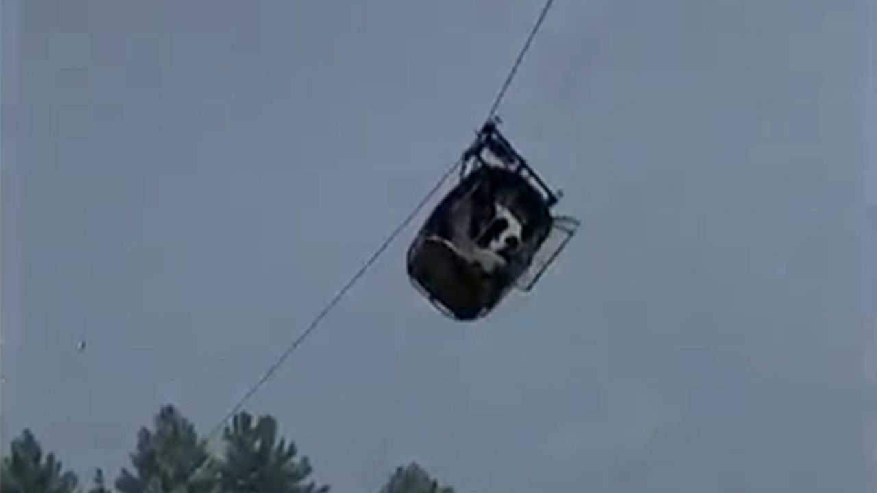 Rescuers save 8 people trapped in cable car in Pakistan