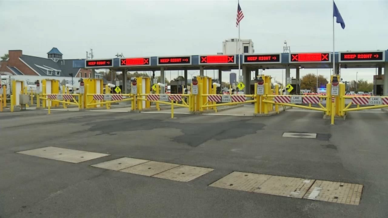 How technology at the U.S.-Canadian border keeps traffic moving ...