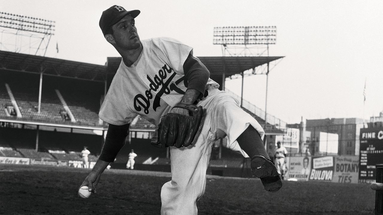 brooklyn dodgers pitcher carl erskine