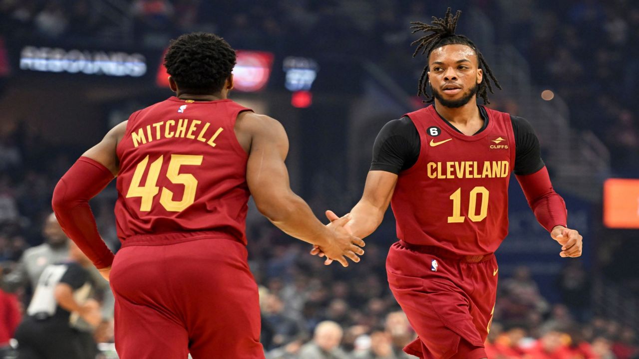 Mitchell Garland combine for 55 in Cavs win over Hawks