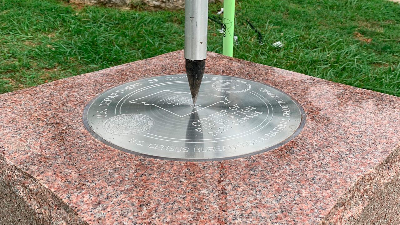 Marker in tiny Missouri hamlet denotes US population center