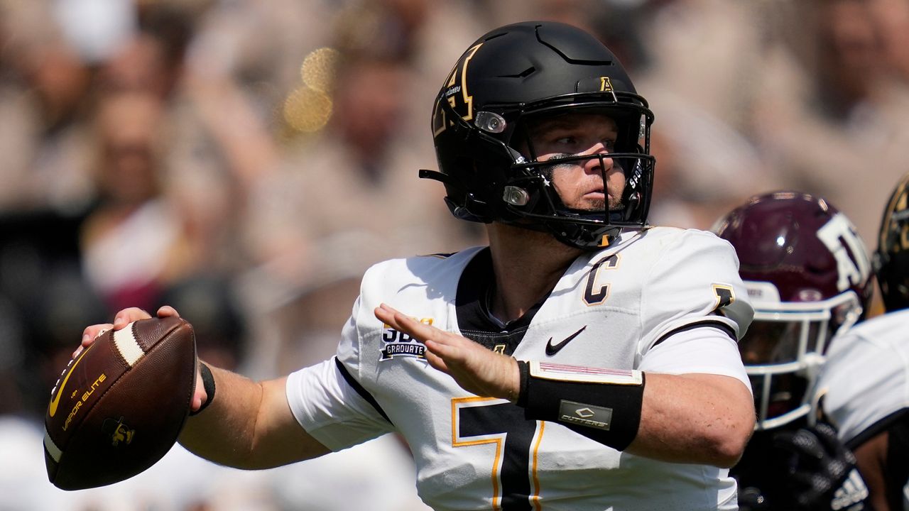 App State scores on final play, beats Troy 3228