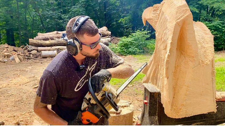 chainsaw artist for hire near me