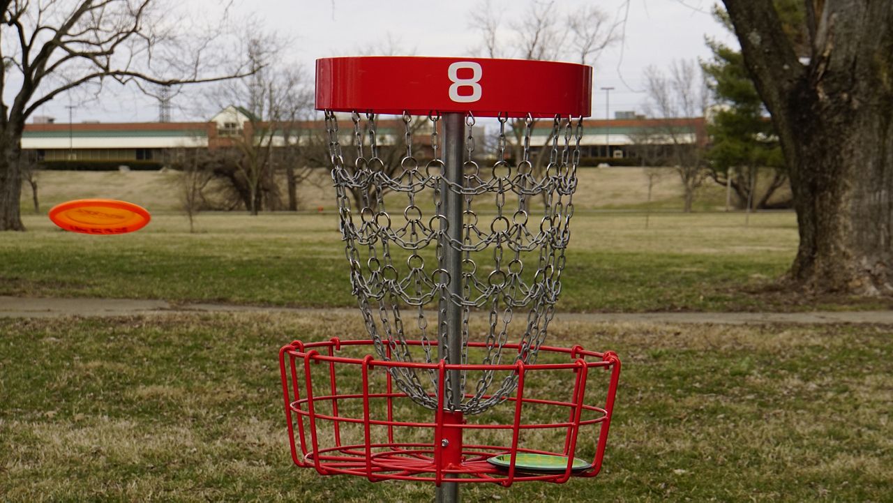 New Louisville disc golf course opens