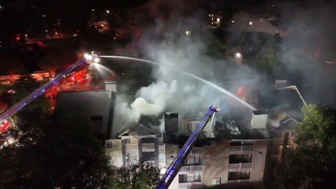 60 firefighters battle fire at Charlotte apartment complex