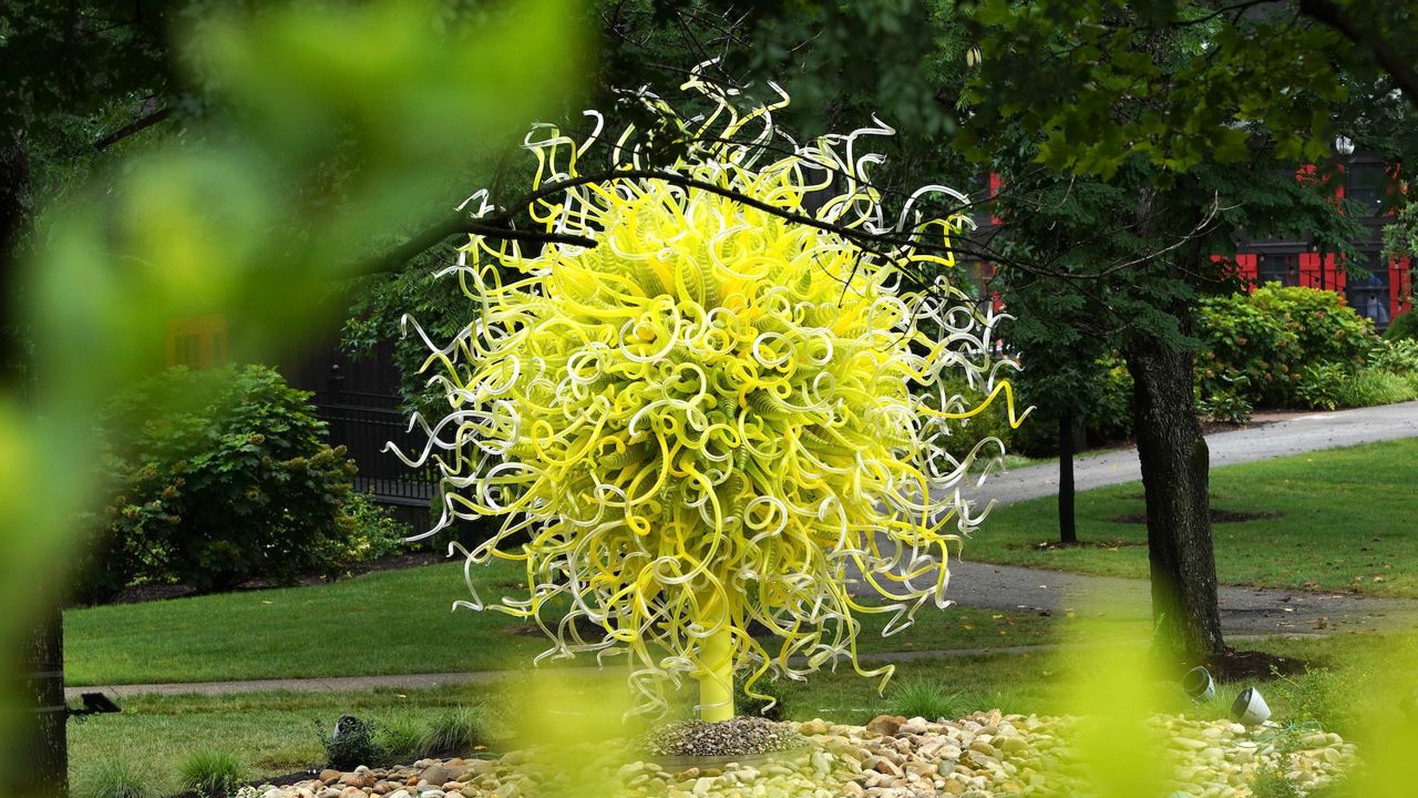 Marker's Mark exhibits Chihuly glass 