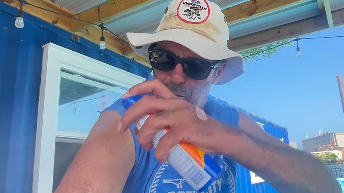 Wisconsin oncologist encourages sunscreen this summer