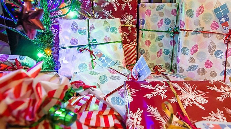 Christmas wrapping paper: What you can't recycle