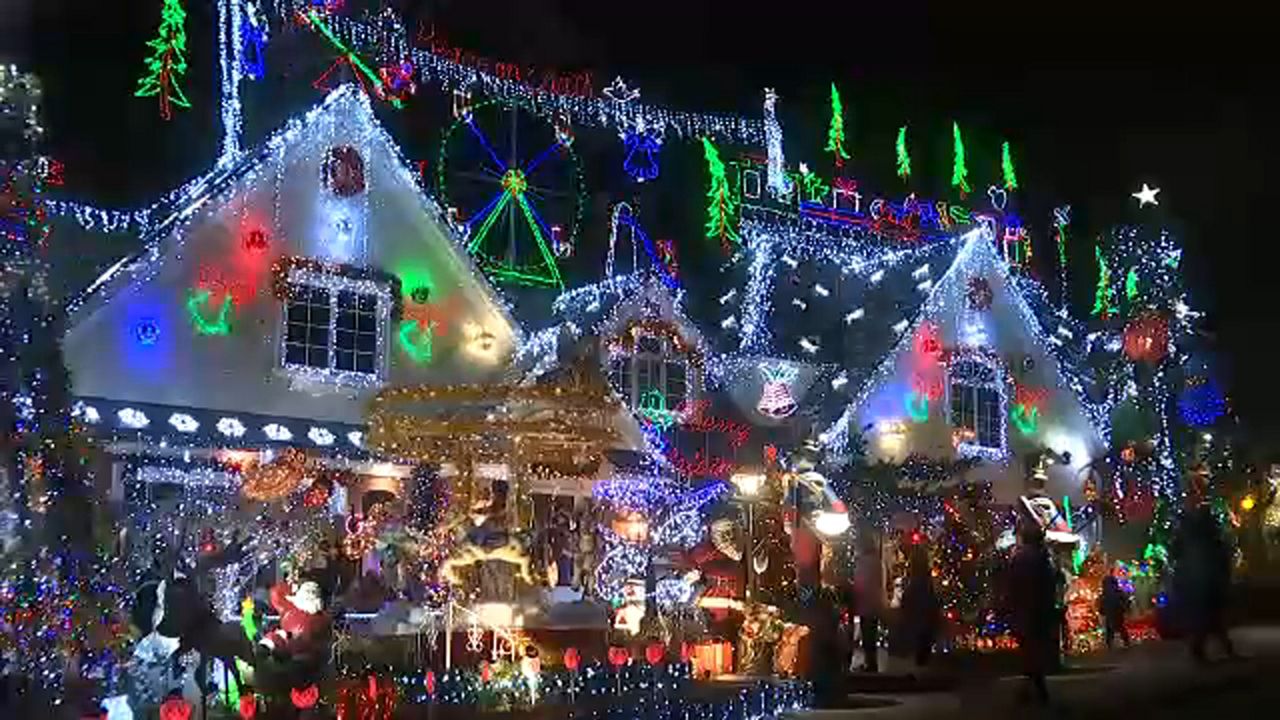 Nyc Home Decorations Light Up The Holiday Season