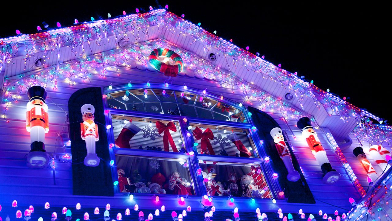 Where to find the best holiday lights across Ohio
