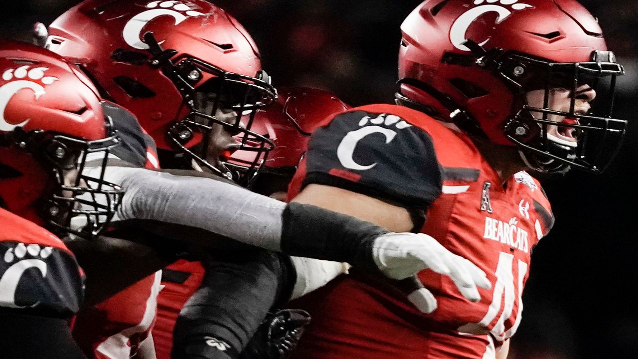 Cincinnati Football on X: The #Bearcats Uniform combo as they