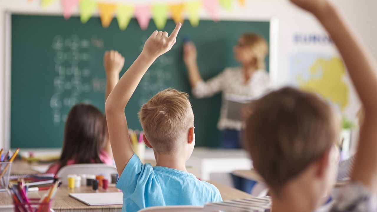 Kids in classroom (file photo)