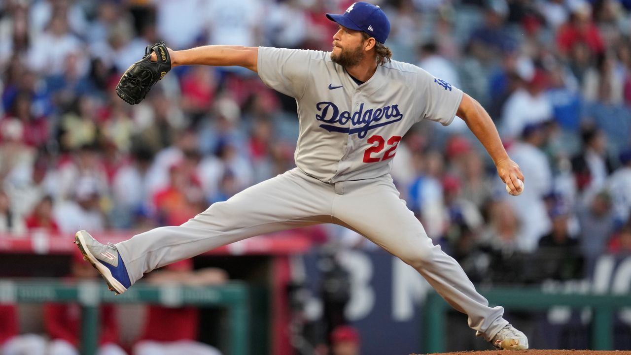 MLB Los Angeles Dodgers Clayton Kershaw Jersey - M