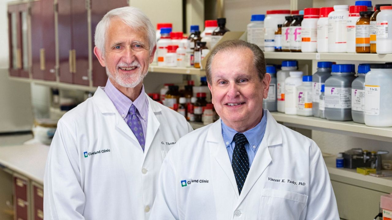G. Thomas Budd, M.D., and Vincent Tuohy, Ph.D. (Photo/Cleveland Clinic)