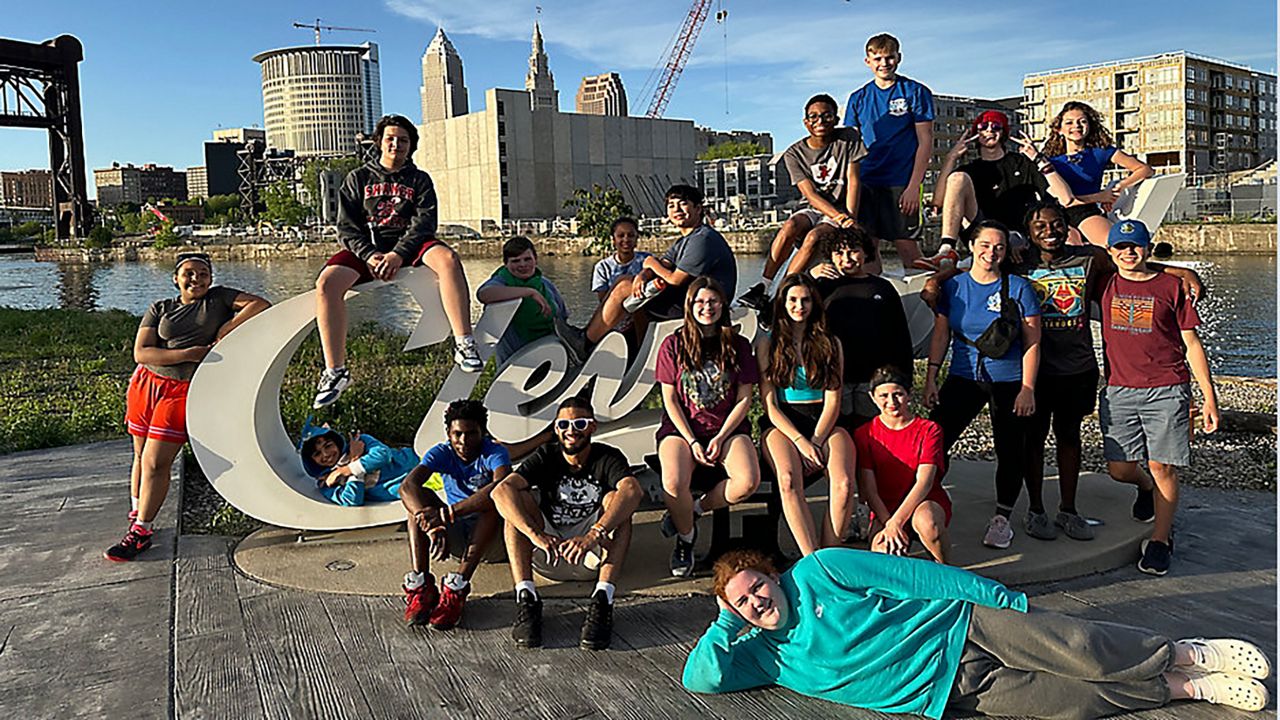 Nonprofit gives students opportunity to learn rowing