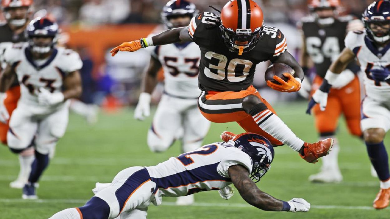 Browns get back 3 players off COVID list to face Steelers 