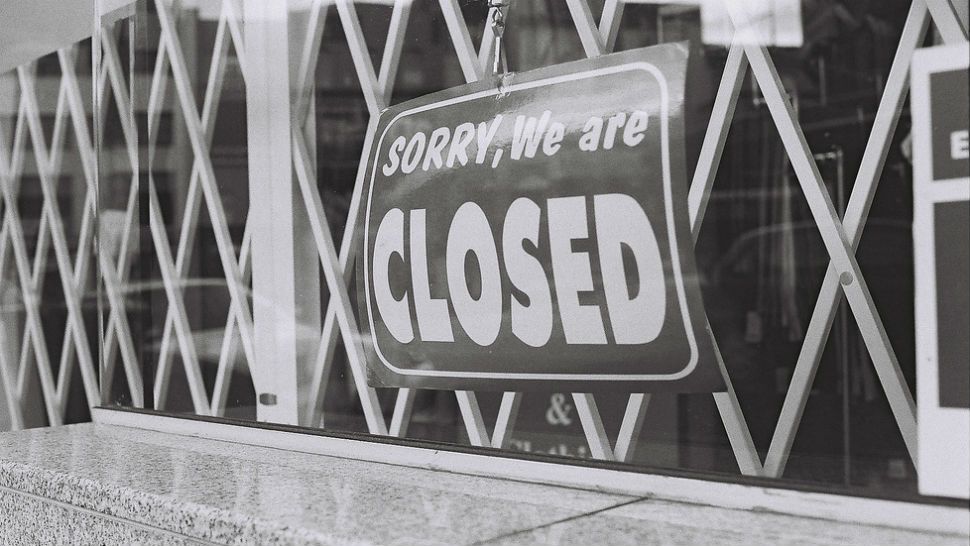 What stores will be closed on Thanksgiving Day?