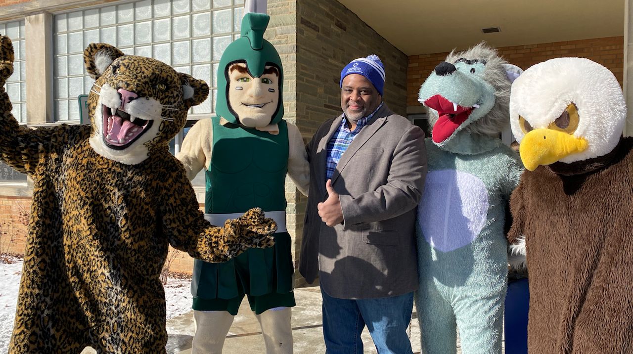 Wauwatosa School District launches community closet