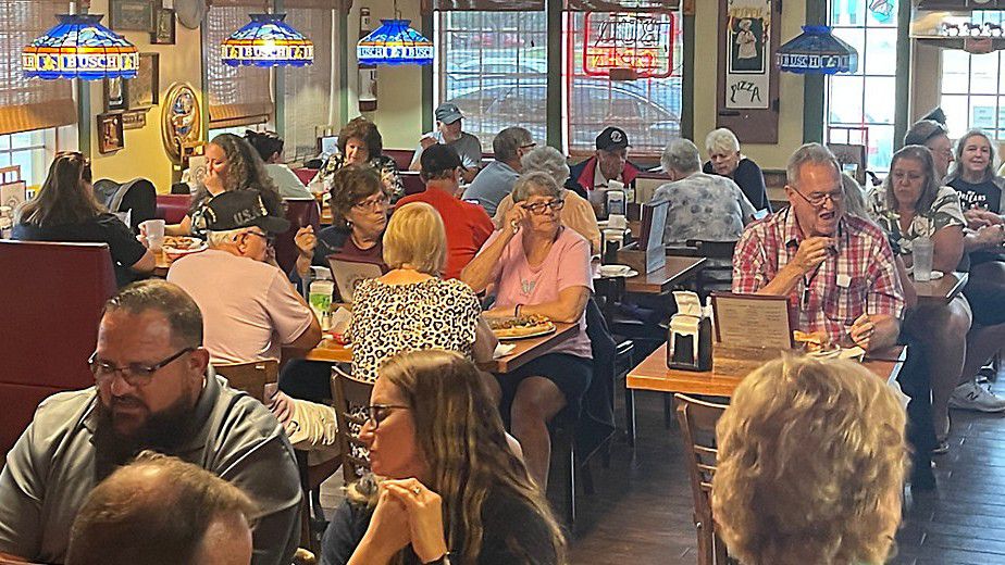 Customers packed into the Wagon Wheel in Palm Bay Friday as they heard the restaurant was closing for good the next day. (Spectrum News) 